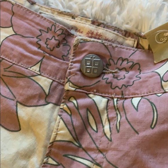 Mini shorts - Picture 2 of 8